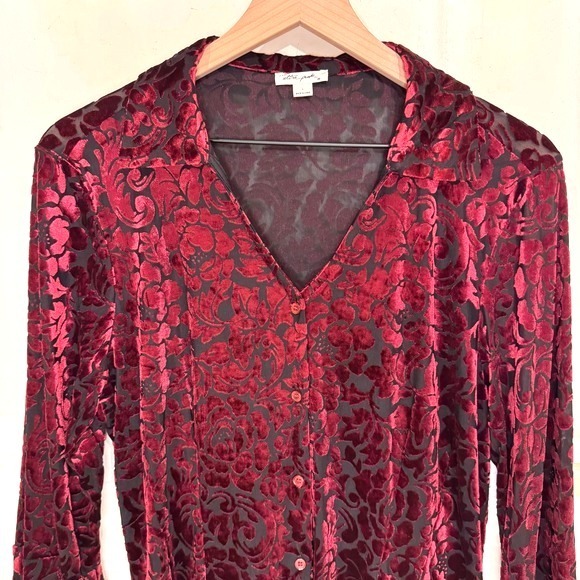 Burgundy Velvet Burnout Blouse Size L Bell Sleeve Dark Romance Romantasy - Picture 2 of 8